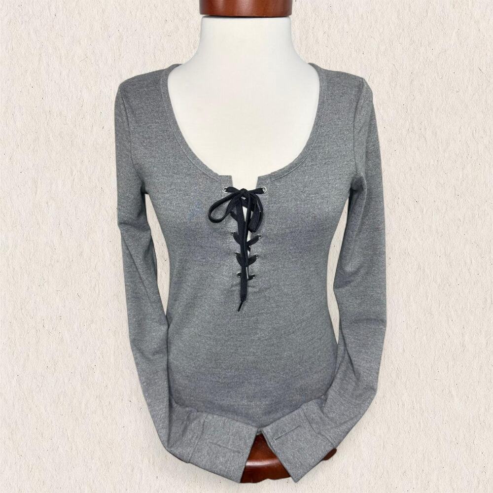 Bebe Sport Gray Lace-Up Long‎ Sleeve Top Size Small Thumbholes Mesh Y2K Grunge